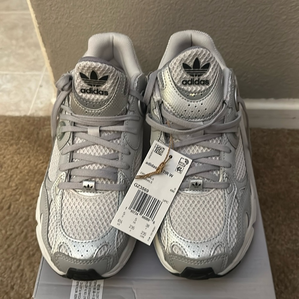 Adidas Originals Astir Runs big, I’m usually a 7 1/2.